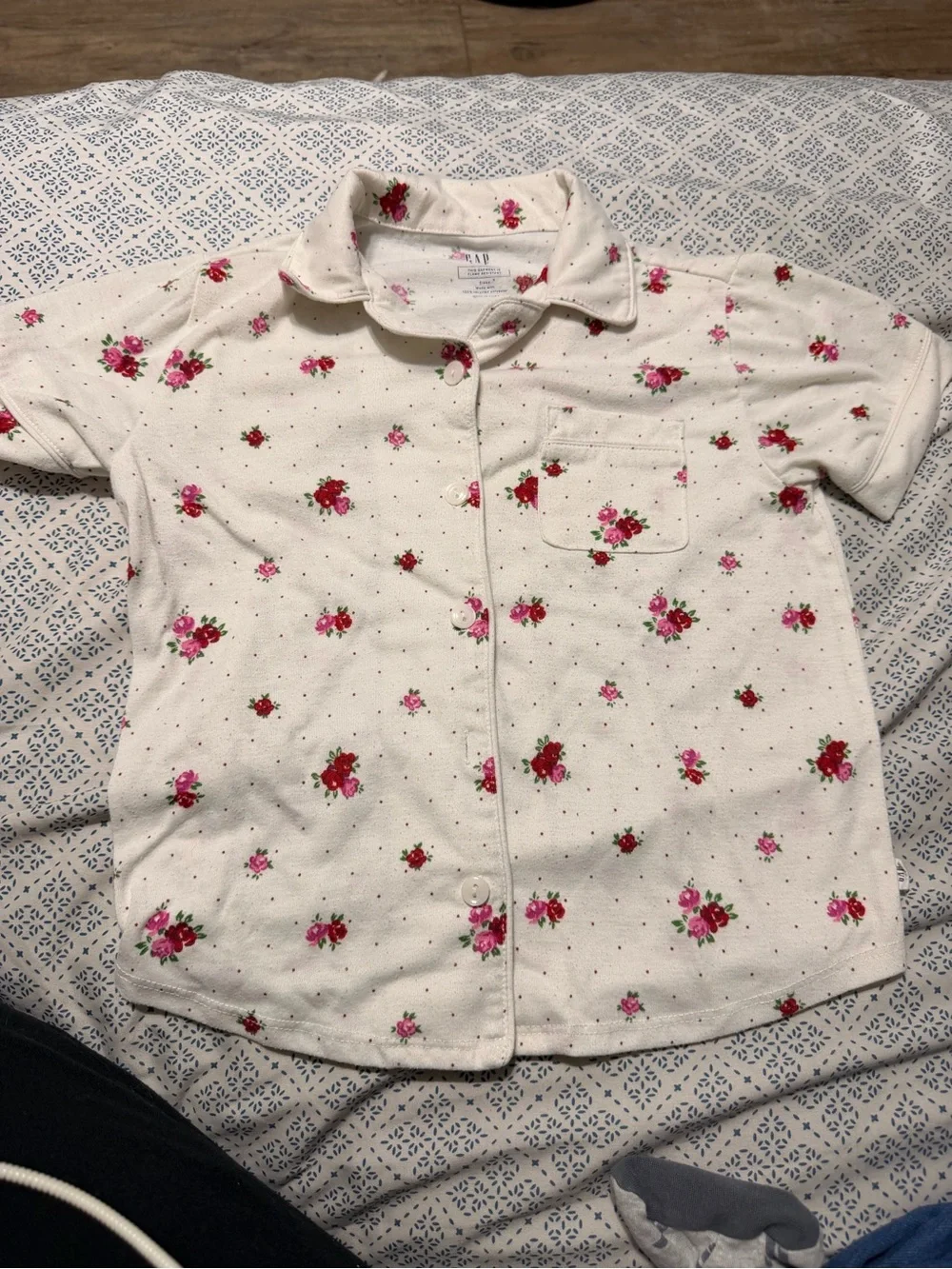 GAP White Floral Button-Down Shirt and Shorts Set